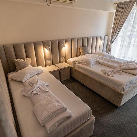 Camere De Inchiriat Elisei تيميشورا المظهر الخارجي الصورة