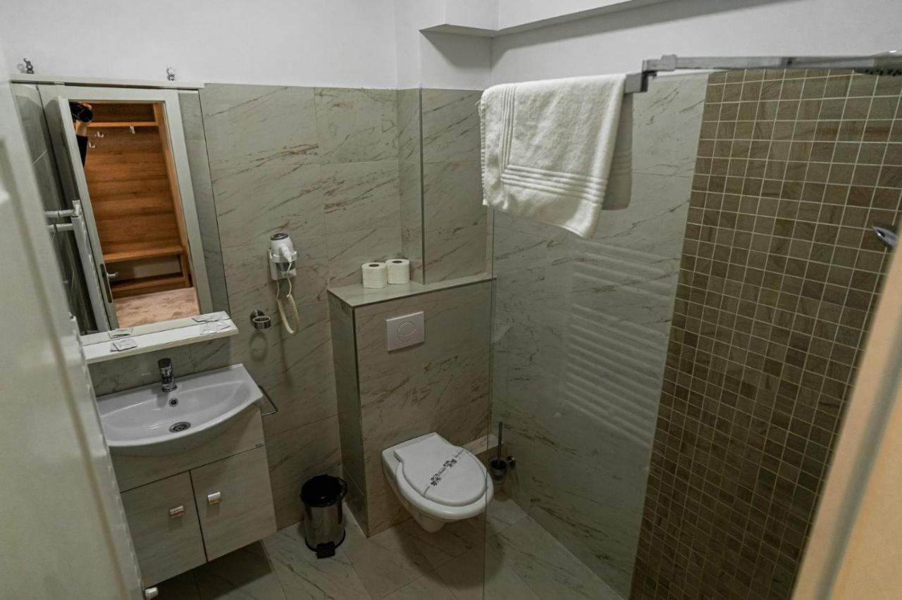 Camere De Inchiriat Elisei تيميشورا المظهر الخارجي الصورة